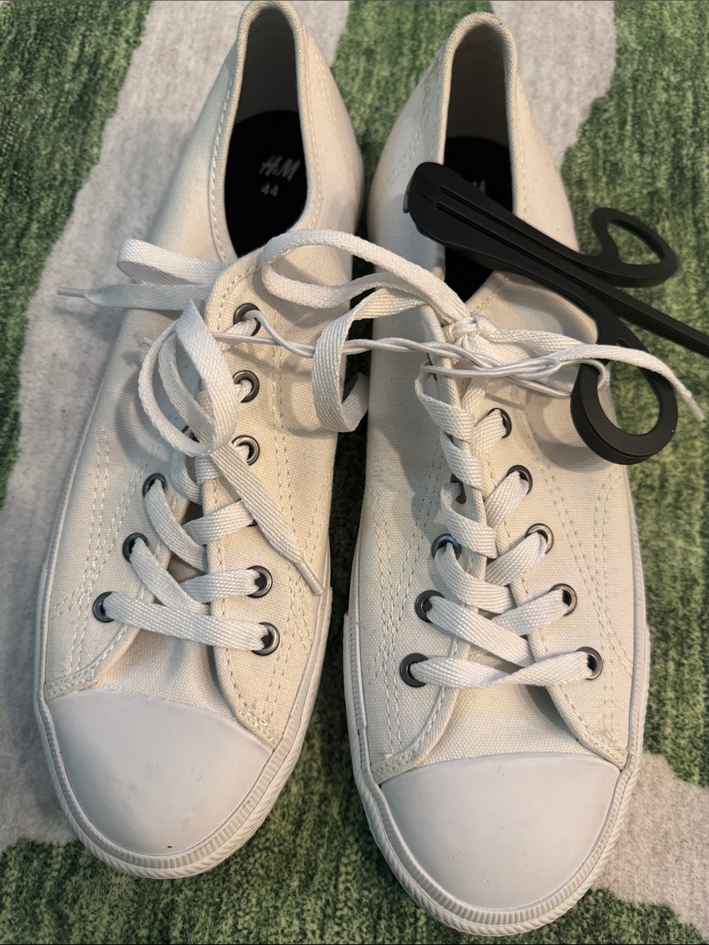 H&M White Low-Top Canvas Sneakers for Men